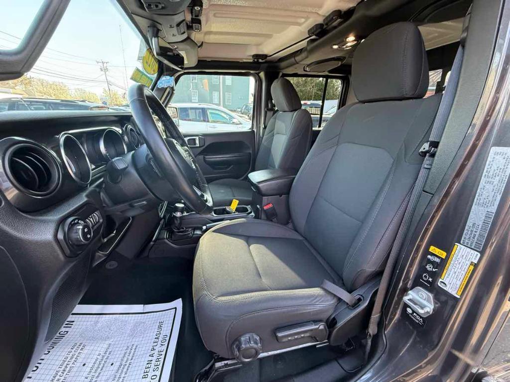 used 2022 Jeep Gladiator car, priced at $35,900