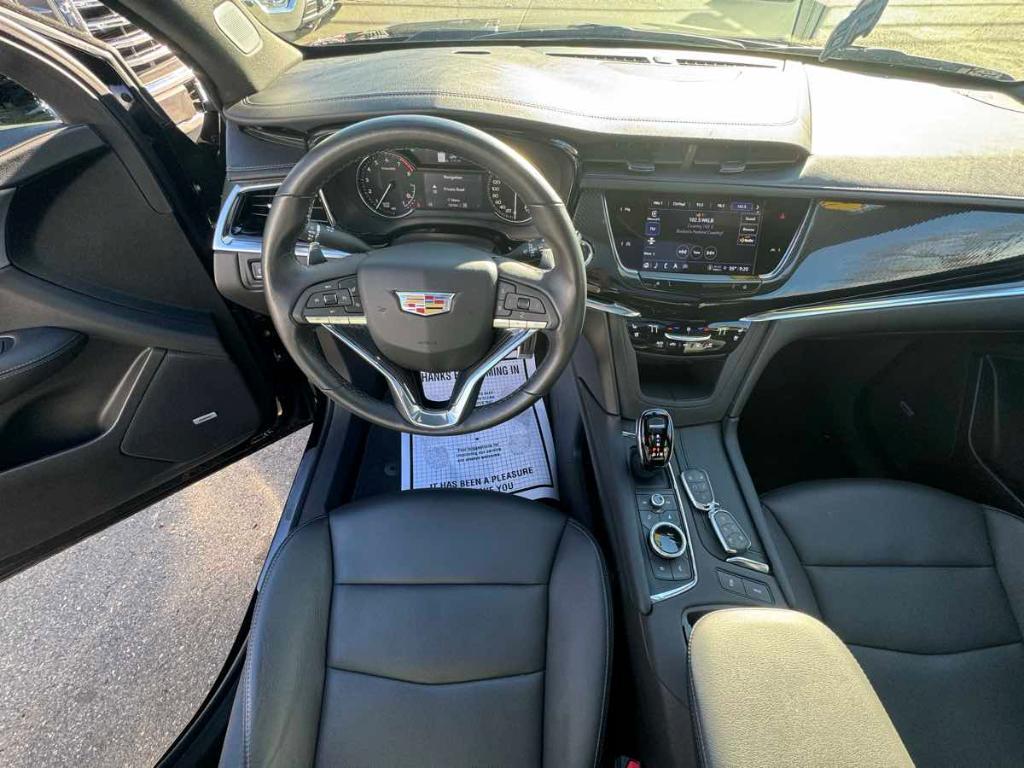 used 2024 Cadillac XT6 car, priced at $55,900