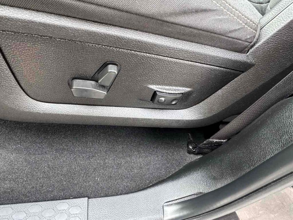 used 2022 Ram 1500 Classic car, priced at $39,900