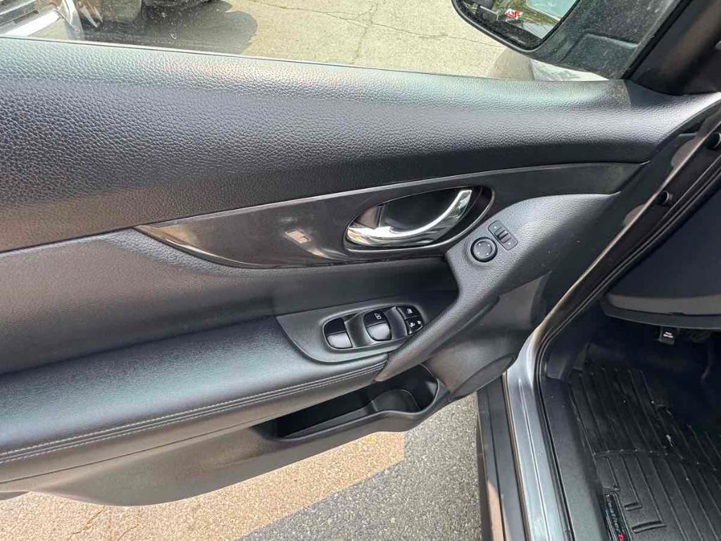 used 2018 Nissan Rogue car, priced at $13,900