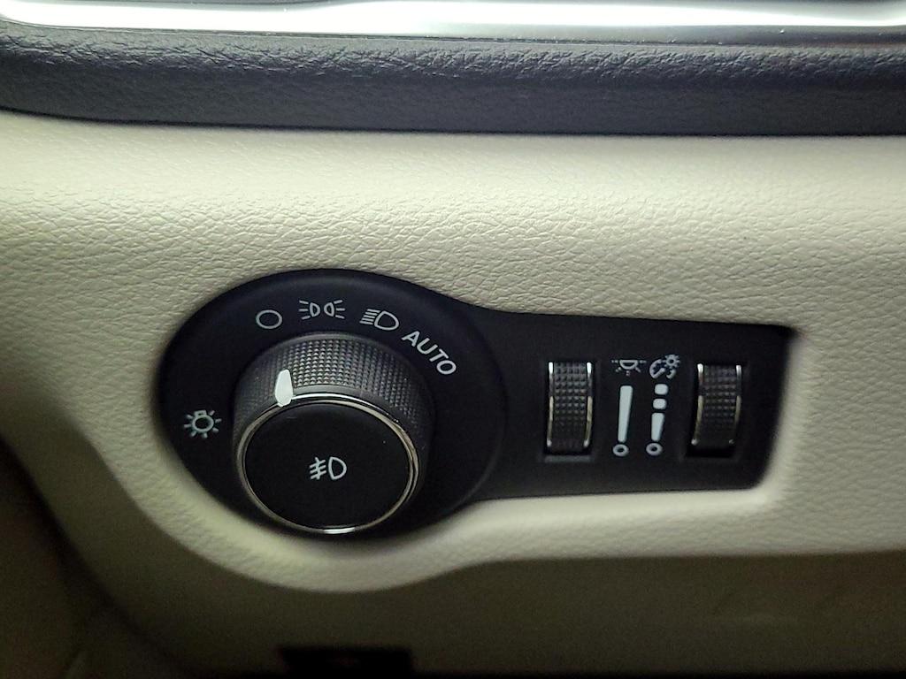 used 2023 Chrysler Pacifica car, priced at $47,998