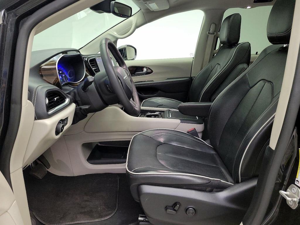 used 2023 Chrysler Pacifica car, priced at $30,998