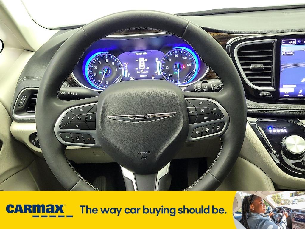 used 2023 Chrysler Pacifica car, priced at $30,998