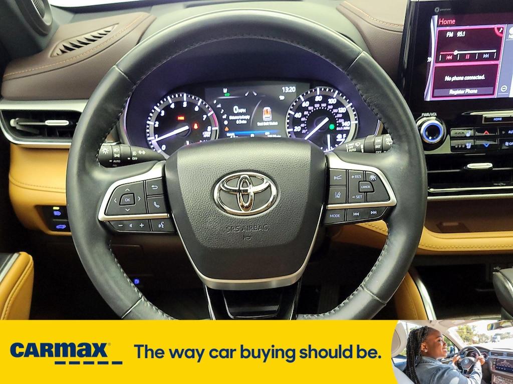 used 2022 Toyota Highlander car, priced at $47,998