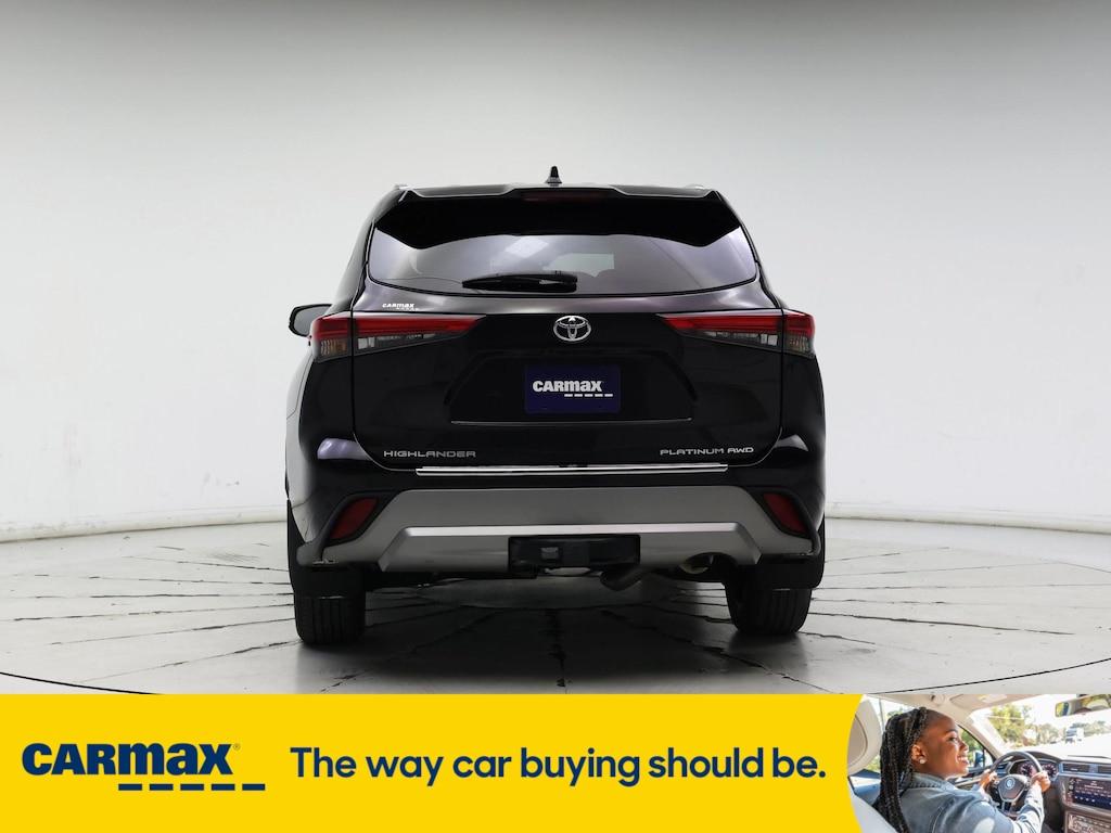 used 2022 Toyota Highlander car, priced at $47,998
