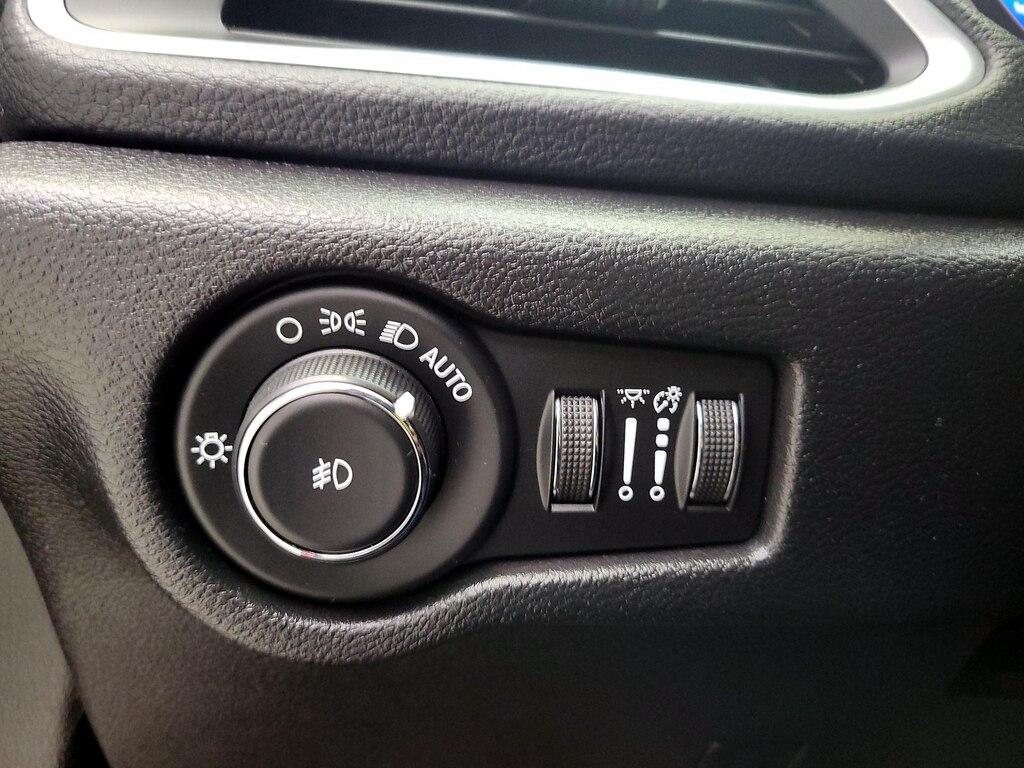 used 2020 Chrysler Pacifica car, priced at $28,998