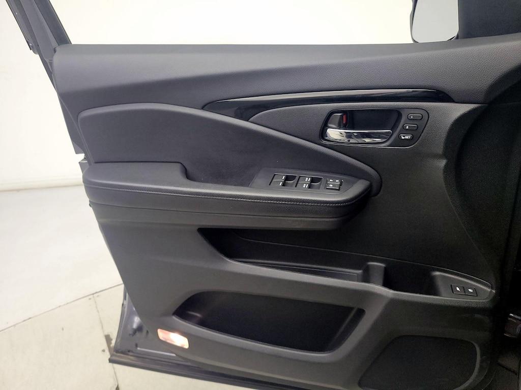 used 2020 Honda Pilot car, priced at $32,998