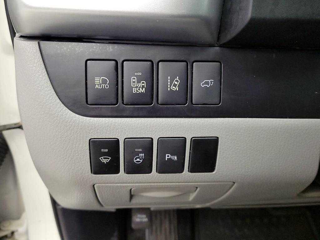used 2015 Toyota Highlander car, priced at $23,998