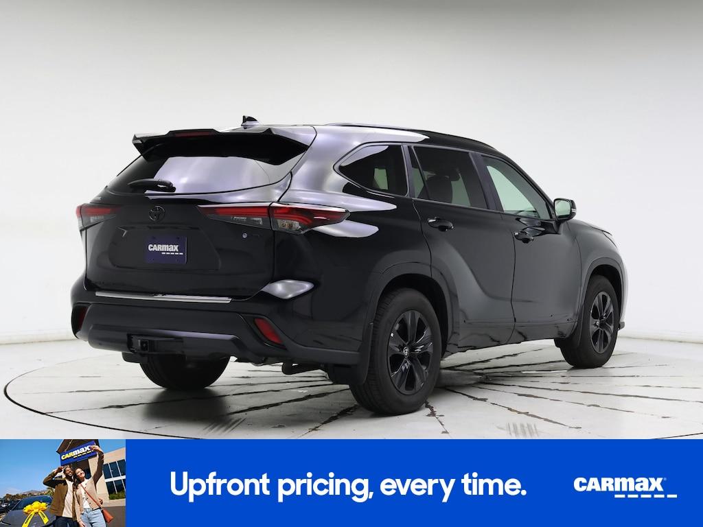 used 2025 Toyota Highlander Hybrid car, priced at $51,998