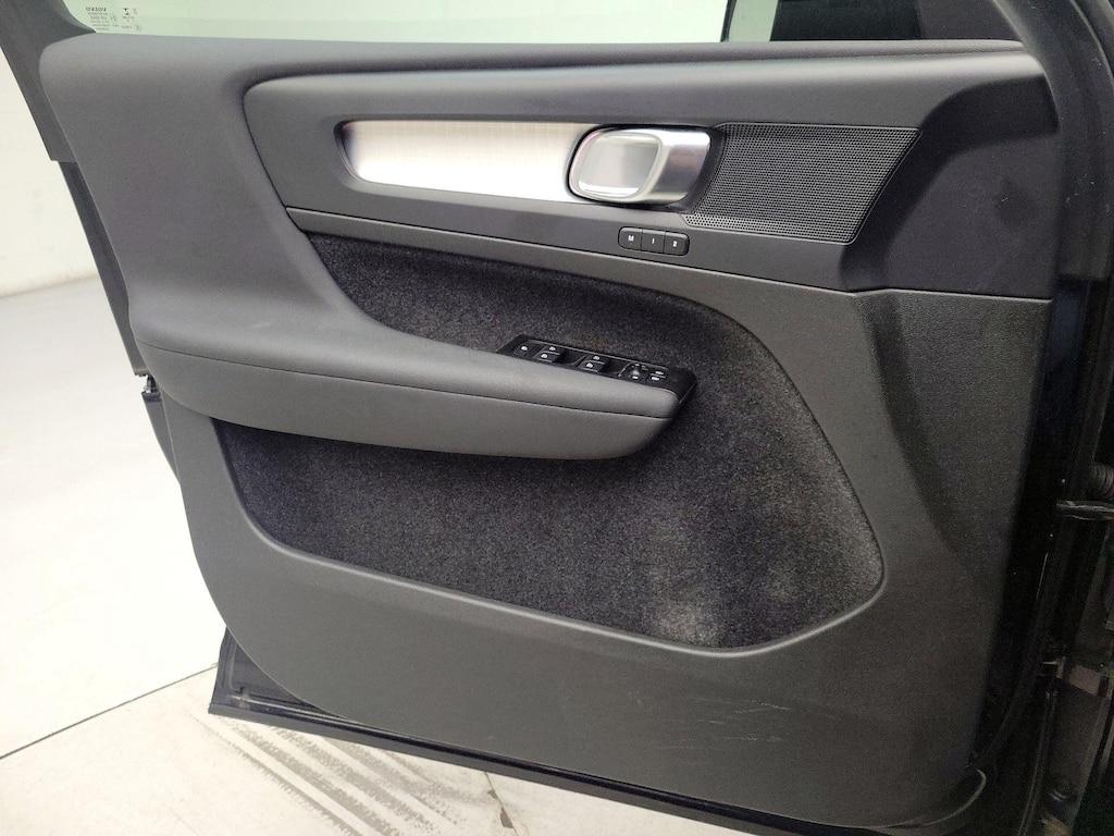 used 2022 Volvo XC40 car, priced at $25,998
