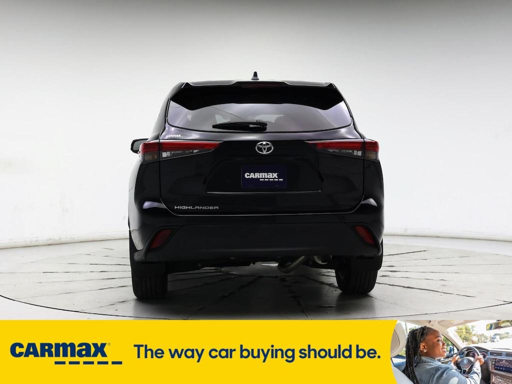 used 2023 Toyota Highlander car, priced at $34,998