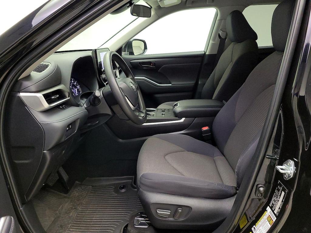 used 2023 Toyota Highlander car, priced at $34,998