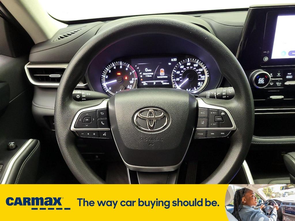 used 2023 Toyota Highlander car, priced at $34,998