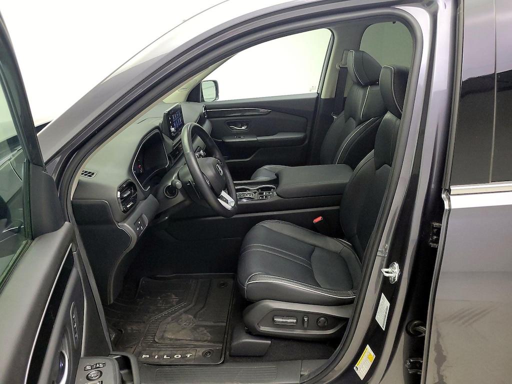 used 2025 Honda Pilot car, priced at $49,998