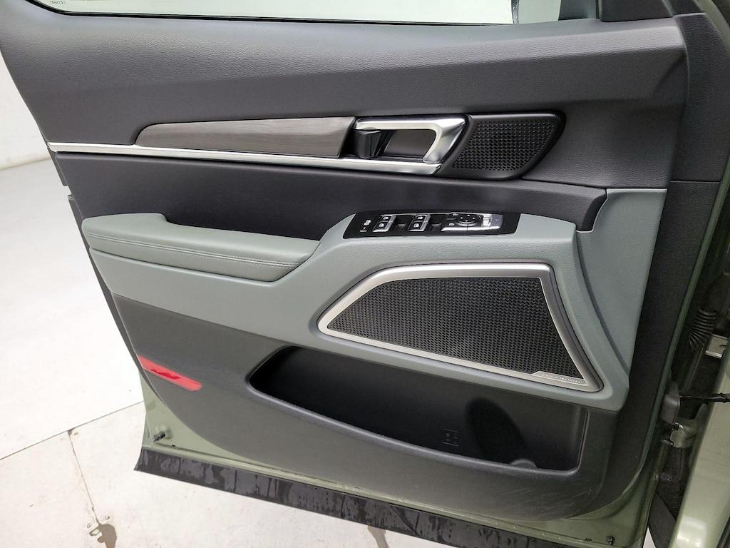 used 2024 Kia Telluride car, priced at $46,998