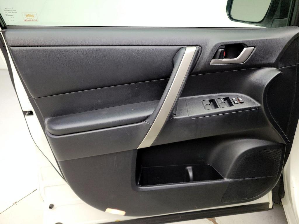 used 2013 Toyota Highlander car, priced at $17,998