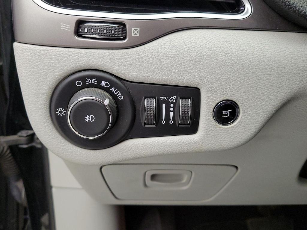 used 2019 Jeep Cherokee car, priced at $16,998