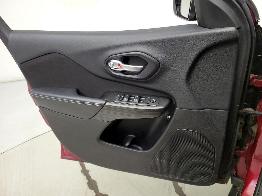 used 2014 Jeep Cherokee car, priced at $13,998