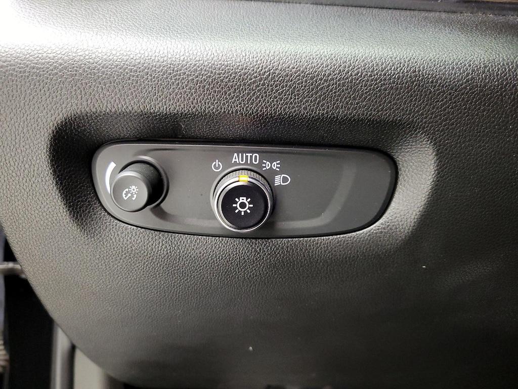 used 2023 Chevrolet Traverse car, priced at $32,998