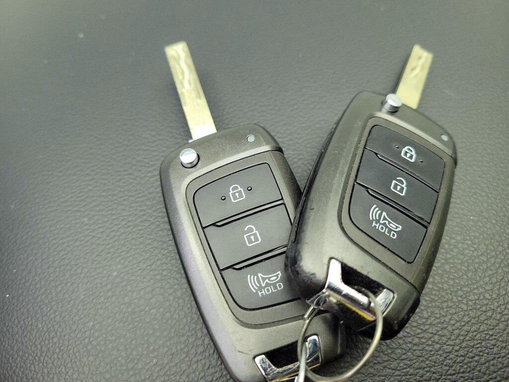 used 2023 Hyundai Santa Fe car, priced at $22,998