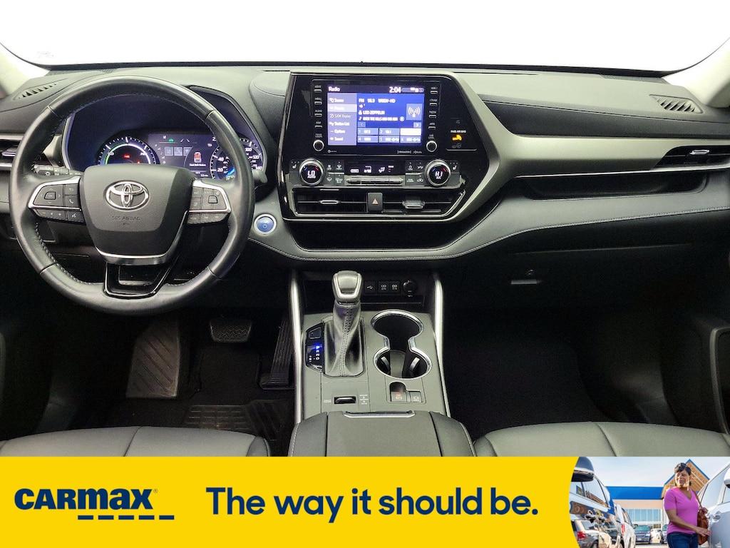 used 2021 Toyota Highlander Hybrid car, priced at $38,998