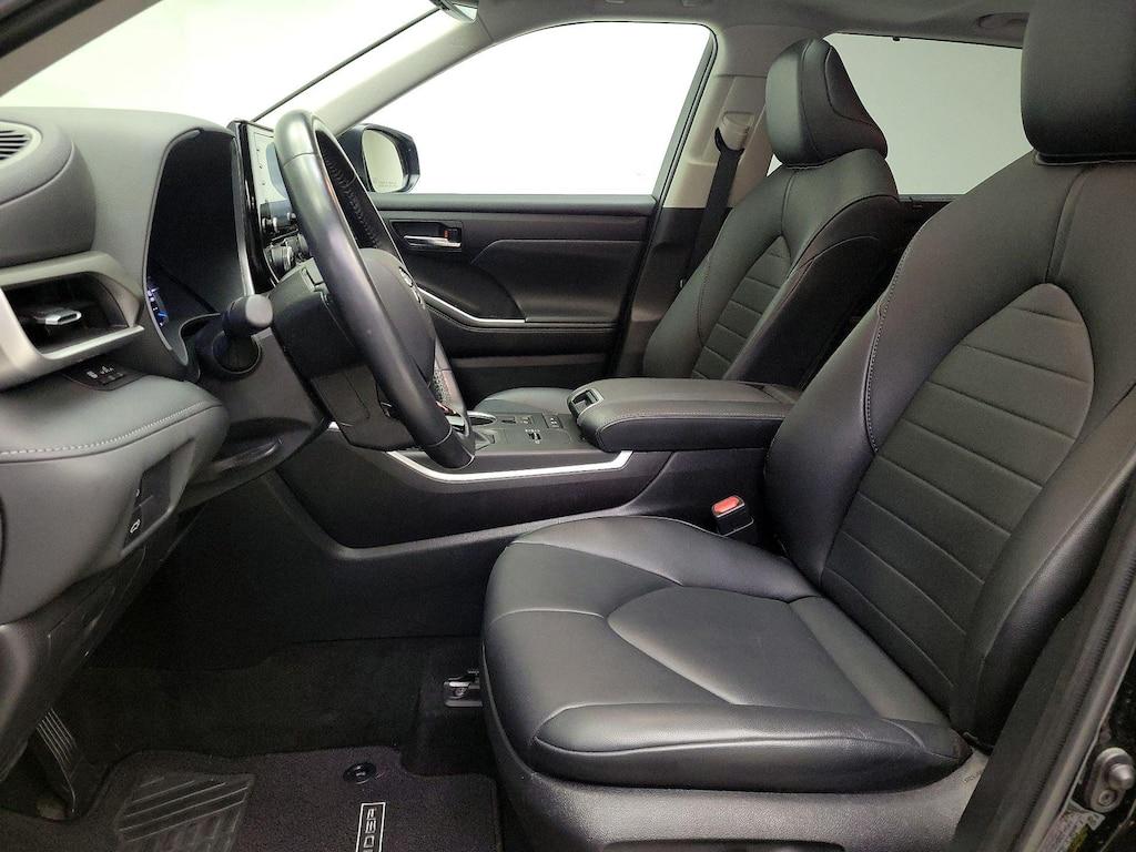 used 2021 Toyota Highlander Hybrid car, priced at $38,998