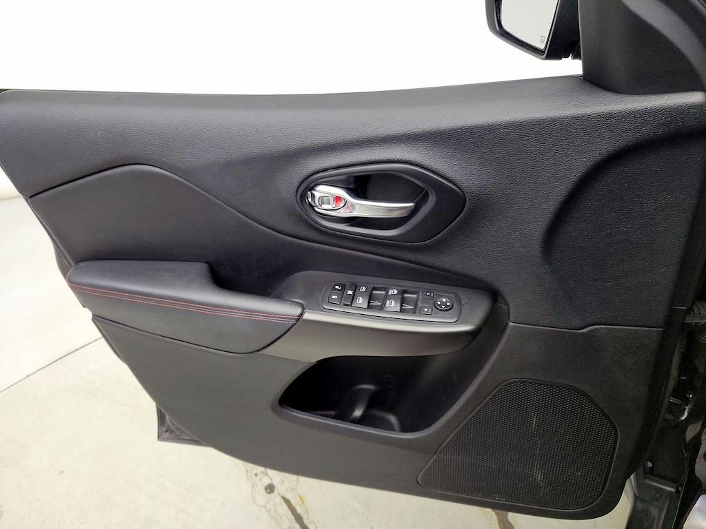 used 2020 Jeep Cherokee car, priced at $24,998