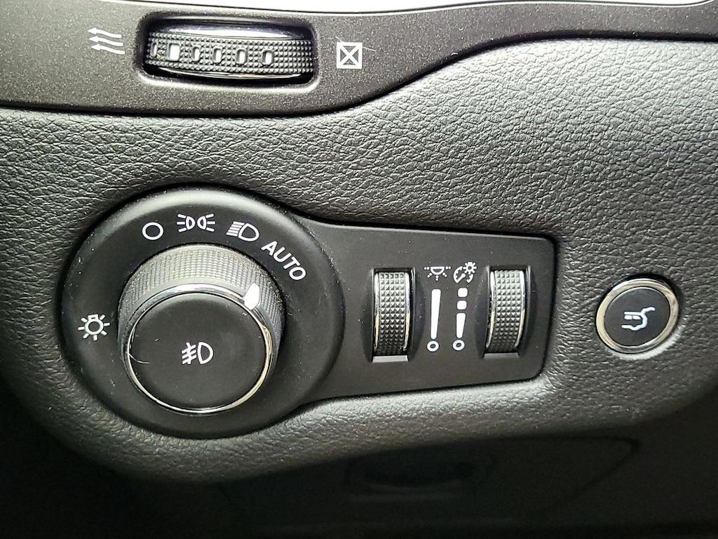 used 2020 Jeep Cherokee car, priced at $24,998