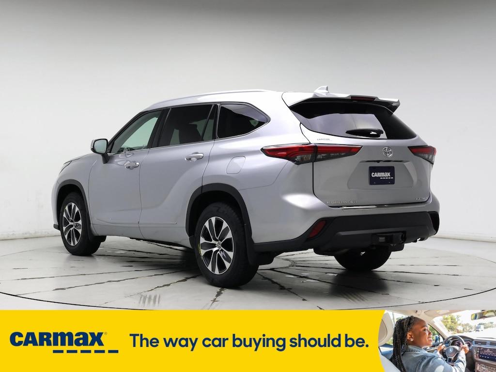 used 2022 Toyota Highlander car, priced at $36,998