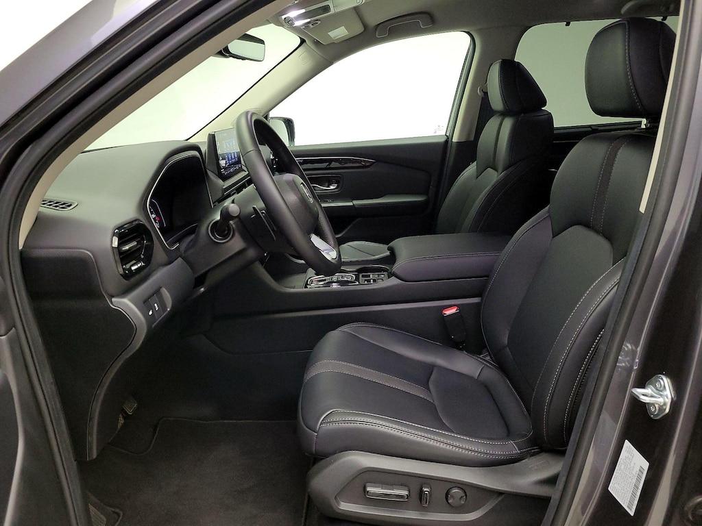 used 2025 Honda Pilot car, priced at $39,998