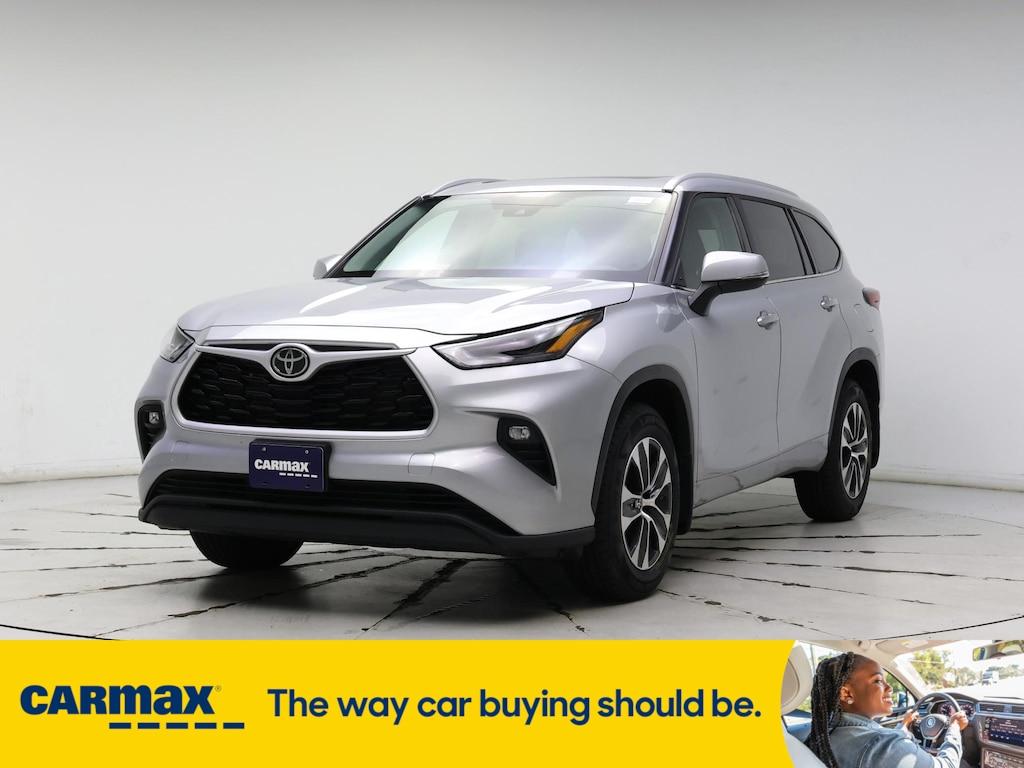 used 2022 Toyota Highlander car, priced at $37,998