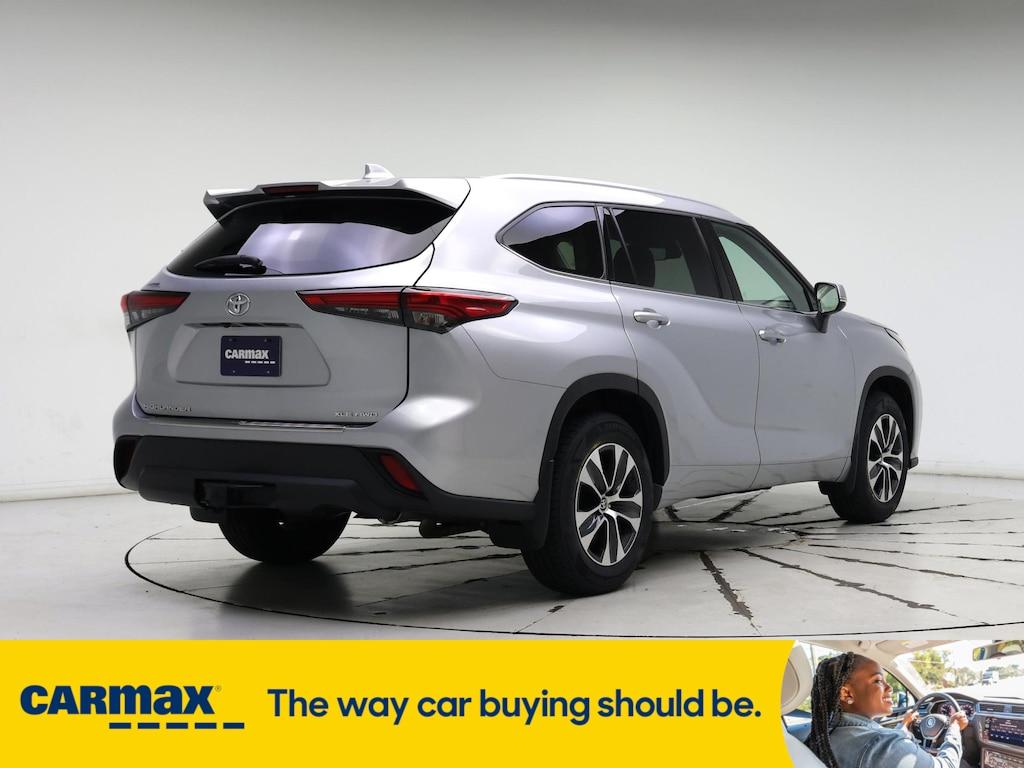 used 2022 Toyota Highlander car, priced at $37,998