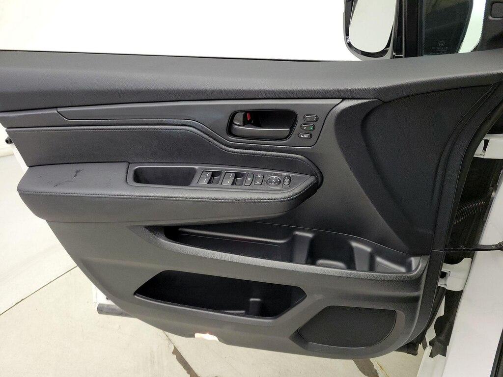used 2025 Honda Odyssey car, priced at $45,998
