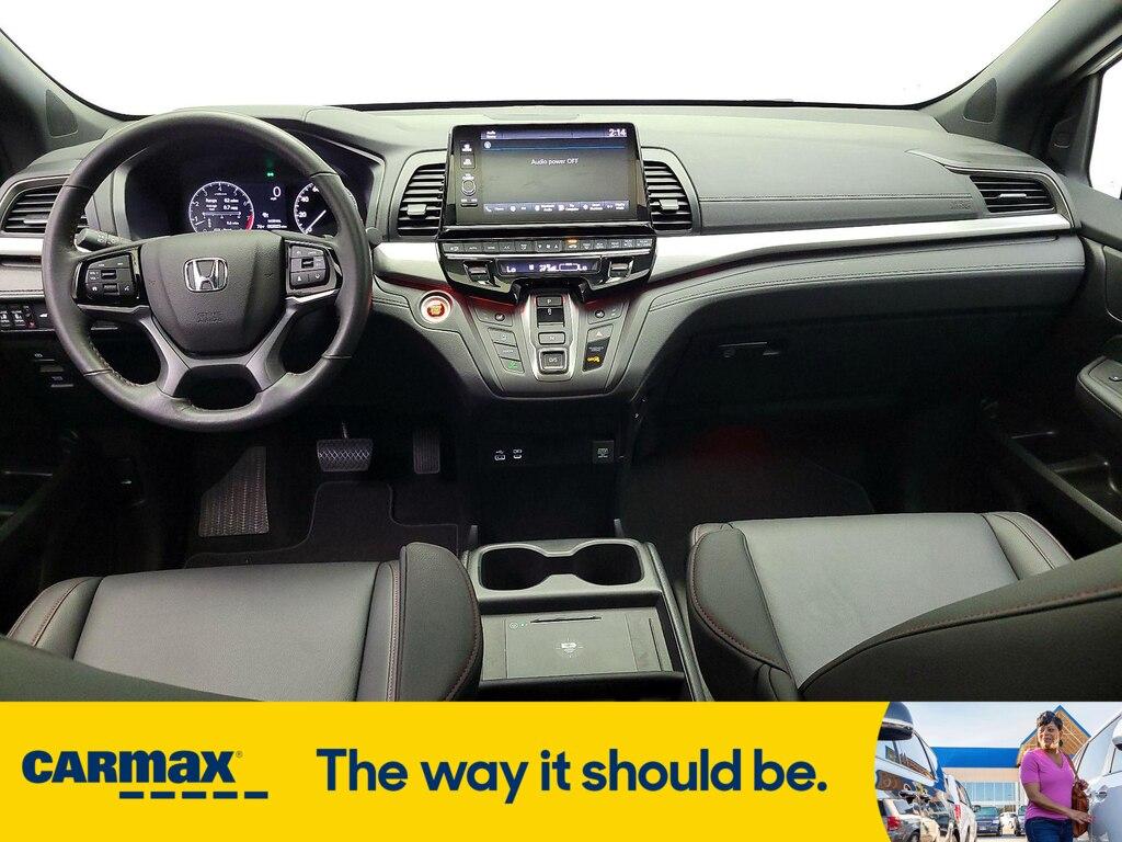 used 2025 Honda Odyssey car, priced at $45,998