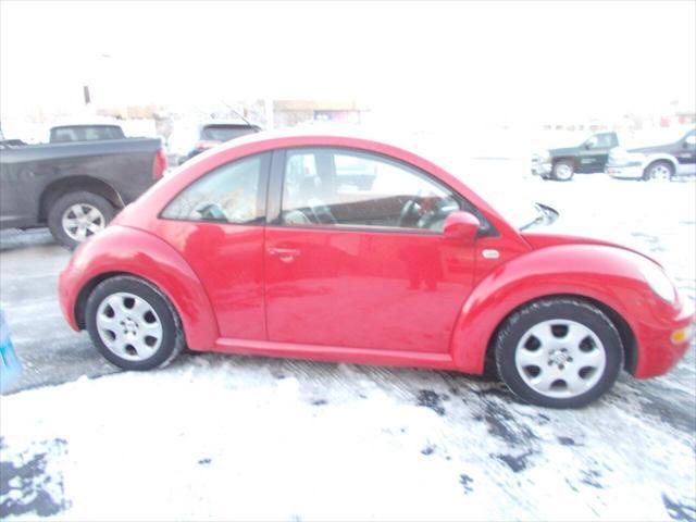 used 2002 Volkswagen New Beetle car, priced at $3,900