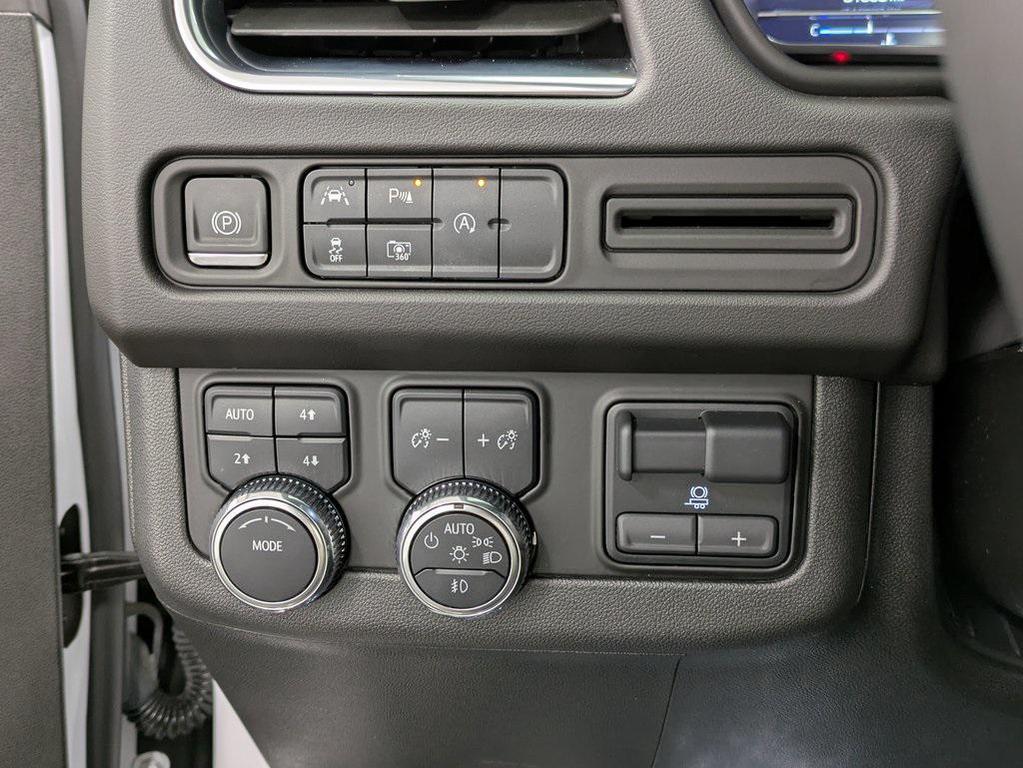 used 2023 GMC Yukon car, priced at $59,900