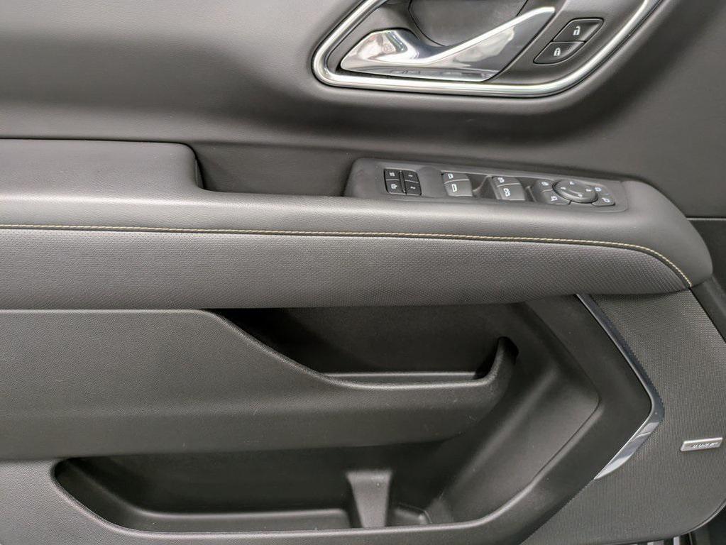 used 2023 GMC Yukon car, priced at $59,900