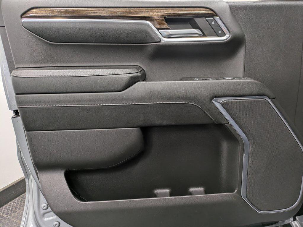 used 2024 GMC Sierra 1500 car, priced at $43,900