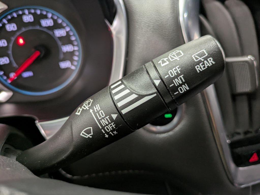 used 2023 Chevrolet Traverse car, priced at $25,166