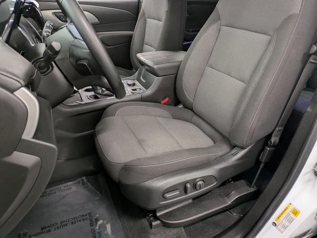 used 2023 Chevrolet Traverse car, priced at $25,166