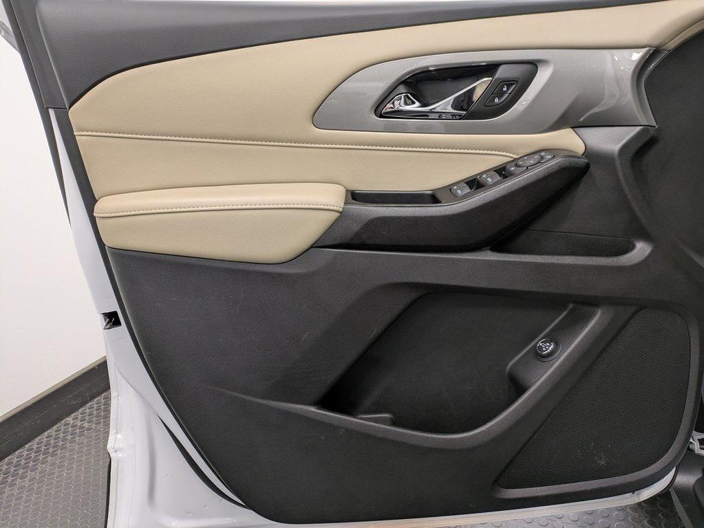 used 2023 Chevrolet Traverse car, priced at $35,900