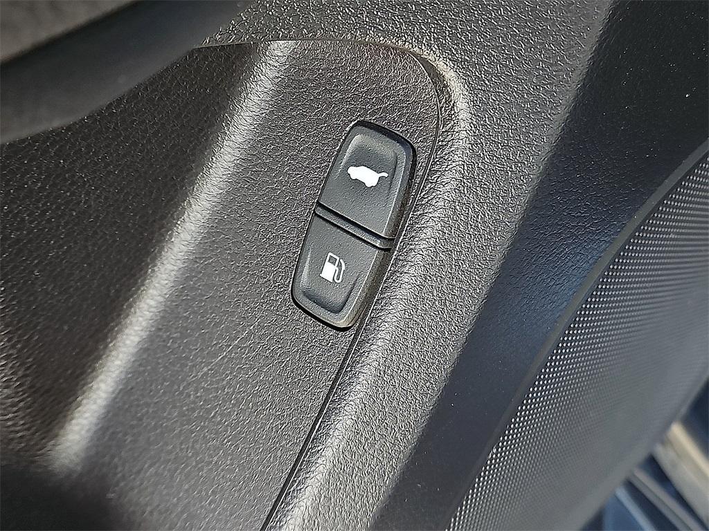 used 2020 Acura MDX car, priced at $26,847