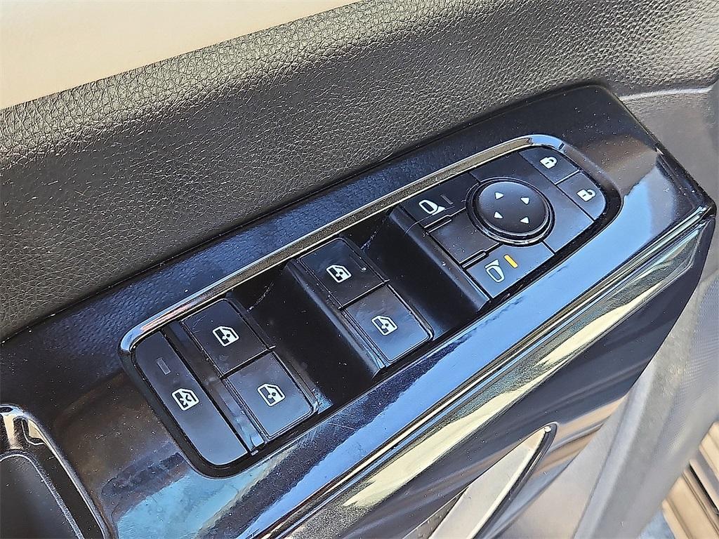 used 2022 Nissan Pathfinder car, priced at $24,287