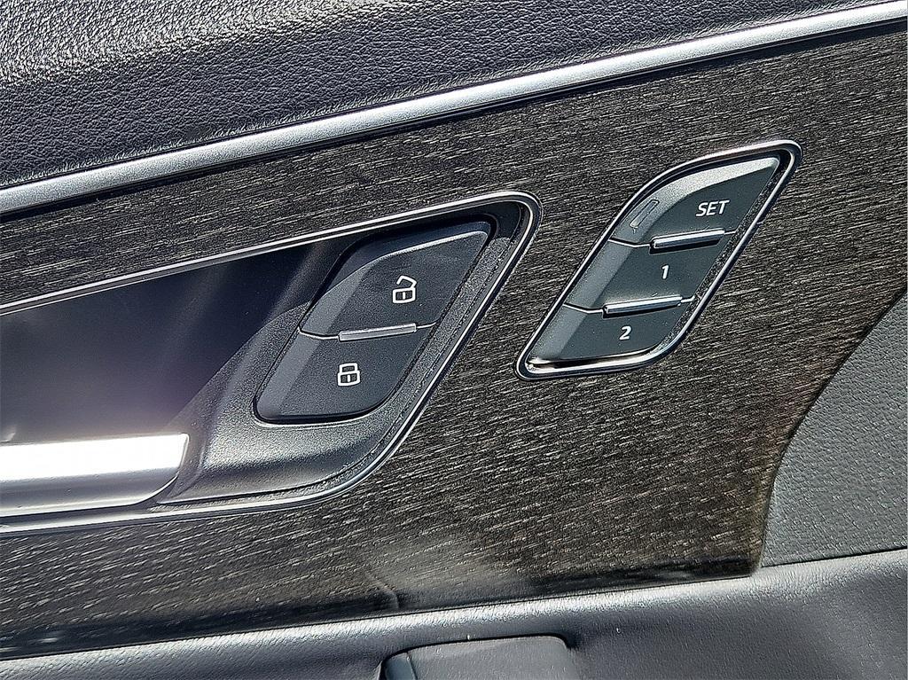 used 2023 Audi Q7 car, priced at $36,147