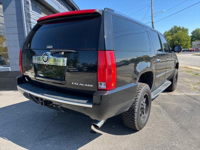 used 2009 Cadillac Escalade ESV car, priced at $5,995