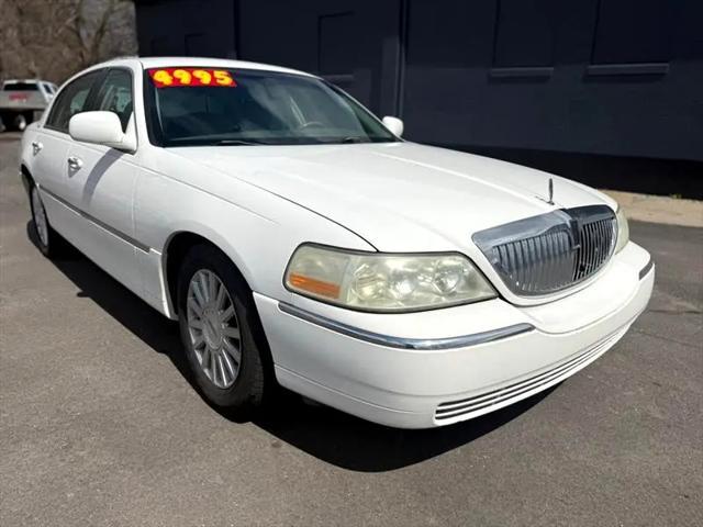 used 2003 Lincoln Town Car car, priced at $4,995