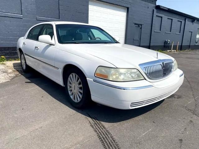 used 2003 Lincoln Town Car car, priced at $4,995