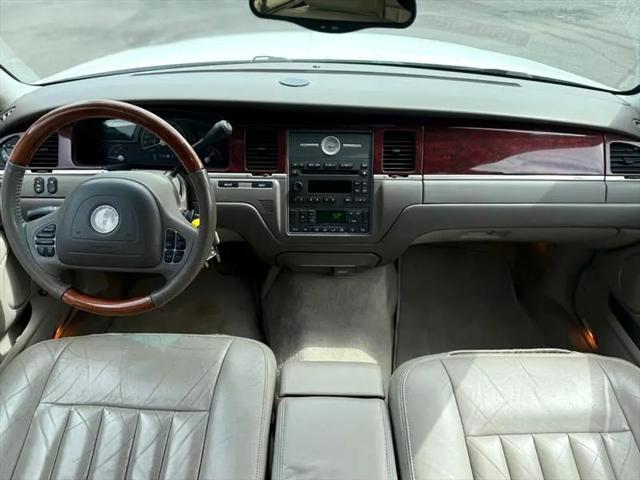 used 2003 Lincoln Town Car car, priced at $4,995