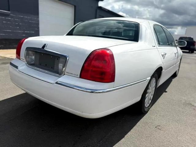 used 2003 Lincoln Town Car car, priced at $4,995
