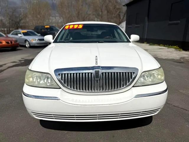 used 2003 Lincoln Town Car car, priced at $4,995